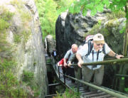 Wanderwoche Elbsandsteingebirge, Mai 2010 - Der Wanderweg ging oft durch bizarre Felsschluchten