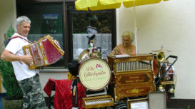 Im Höllenwolf mussten wir selbst mit musizieren